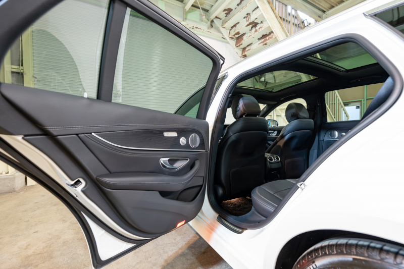 メルセデスベンツ Eクラス E250ﾜｺﾞﾝ AVGｽﾎﾟｰﾂ ｴｸｽｸﾙｰｼﾌﾞPKG ﾚｰﾀﾞｰSP　中期 黒革 ﾊﾟﾉﾗﾏSR ﾅﾋﾞTV Meｺﾈ carplay ﾌﾞﾙﾒｽﾀｰ ﾍｯﾄﾞｱｯﾌﾟD ｴｱﾊﾞﾗﾝｽP 自動ﾄﾗﾝｸ ﾌｯﾄｵｰﾌﾟﾅｰ Newﾃﾞｻﾞｲﾝｽﾃｱ　2年保証