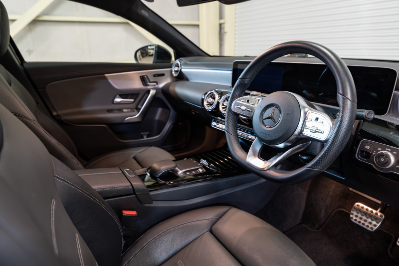 メルセデスベンツ Aクラス A250ｾﾀﾞﾝ 4MATIC AMGﾗｲﾝ ﾚｻﾞｰEXC&ｱﾄﾞﾊﾞﾝｽﾄﾞ&ﾚｰﾀﾞｰSP　黒灰革 ﾊﾟﾉﾗﾏSR MBUXﾅﾋﾞ 360ｶﾒﾗ ﾜｲﾔﾚｽﾁｬｰｼﾞ ﾍｯﾄﾞｱｯﾌﾟD ADVｽﾋﾟｰｶｰ LEDﾍｯﾄﾞﾗｲﾄ　2年保証