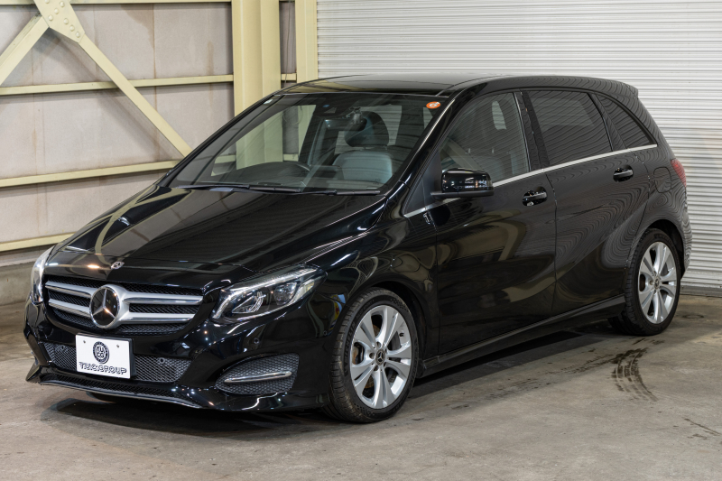 メルセデスベンツ Bクラス B180 ﾌﾟﾚﾐｱﾑ&ﾚｰﾀﾞｰP 後期 ACC Pｽﾀ ECO 黒革 ﾊﾟﾉﾗﾏR 純正HDDﾅﾋﾞ ﾌﾙｾｸﾞ Bｶﾒﾗ harman/kardonｻｳﾝﾄﾞ 17ｲﾝﾁAW LEDﾗｲﾄ　2年保証付