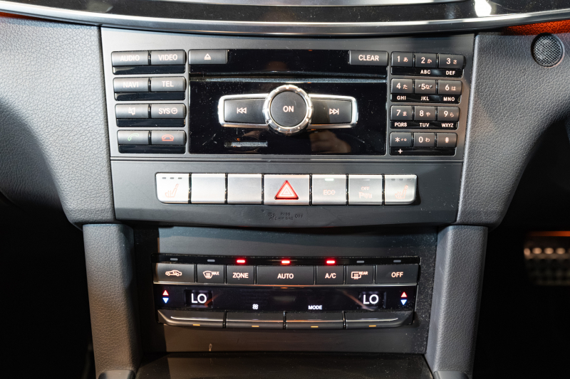 メルセデスベンツ Eクラス E250 AVG AMGｽﾎﾟｰﾂ&ﾚｰﾀﾞｰｾｰﾌﾃｲPKG　 後期ﾓﾃﾞﾙ  1ｵｰﾅｰ 黒半革 ｼｰﾄﾋｰﾀｰ 純正ﾅﾋﾞ ﾌﾙｾｸﾞTV 360ｶﾒﾗ LEDﾍｯﾄﾞﾗｲﾄ AMGｴｱﾛ&18ｲﾝﾁAW　2年保証