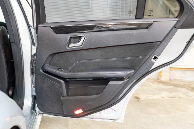 メルセデスベンツ Eクラス E250 AVG AMGｽﾎﾟｰﾂ&ﾚｰﾀﾞｰｾｰﾌﾃｲPKG　 後期ﾓﾃﾞﾙ  1ｵｰﾅｰ 黒半革 ｼｰﾄﾋｰﾀｰ 純正ﾅﾋﾞ ﾌﾙｾｸﾞTV 360ｶﾒﾗ LEDﾍｯﾄﾞﾗｲﾄ AMGｴｱﾛ&18ｲﾝﾁAW　2年保証