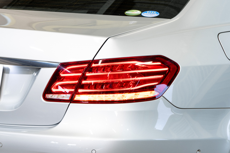 メルセデスベンツ Eクラス E250 AVG AMGｽﾎﾟｰﾂ&ﾚｰﾀﾞｰｾｰﾌﾃｲPKG　 後期ﾓﾃﾞﾙ  1ｵｰﾅｰ 黒半革 ｼｰﾄﾋｰﾀｰ 純正ﾅﾋﾞ ﾌﾙｾｸﾞTV 360ｶﾒﾗ LEDﾍｯﾄﾞﾗｲﾄ AMGｴｱﾛ&18ｲﾝﾁAW　2年保証