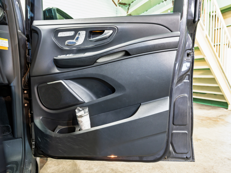 メルセデスベンツ Vクラス V220d ｽﾎﾟｰﾂ ﾛﾝｸﾞ ﾚｰﾀﾞｰｾｰﾌﾃｨPKG　黒革 ﾋｰﾀｰ ﾊﾟﾉﾗﾏｻﾝﾙｰﾌ ﾅﾋﾞTV 360ｶﾒﾗ Burmesterｻｳﾝﾄﾞ 両側ﾊﾟﾜｰｽﾗｲﾄﾞﾄﾞｱ AMGｴｱﾛ&19AW　2年保証