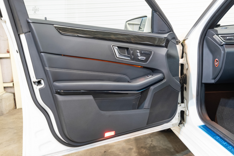 メルセデスベンツ Eクラス E350 ﾌﾞﾙｰﾃｯｸ AVG AMGｽﾎﾟｰﾂ&ｵｰﾃﾞｨｵﾋﾞｼﾞｭｱﾙ＆ﾚｰﾀﾞｰｾｰﾌﾃｲPKG　 後期ﾓﾃﾞﾙ 黒革 ｼｰﾄﾋｰﾀｰ Harman/Kardon 純正ﾅﾋﾞ ﾌﾙｾｸﾞTV ﾊﾞｯｸｶﾒﾗ ﾘｱｴﾝﾀｰ LEDﾍｯﾄﾞﾗｲﾄ AMGｴｱﾛ&18ｲﾝﾁAW　2年保証