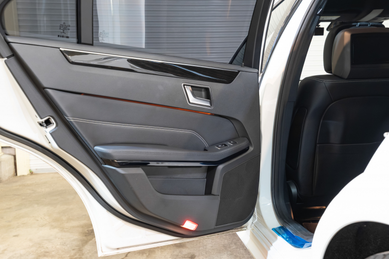 メルセデスベンツ Eクラス E350 ﾌﾞﾙｰﾃｯｸ AVG AMGｽﾎﾟｰﾂ&ｵｰﾃﾞｨｵﾋﾞｼﾞｭｱﾙ＆ﾚｰﾀﾞｰｾｰﾌﾃｲPKG　 後期ﾓﾃﾞﾙ 黒革 ｼｰﾄﾋｰﾀｰ Harman/Kardon 純正ﾅﾋﾞ ﾌﾙｾｸﾞTV ﾊﾞｯｸｶﾒﾗ ﾘｱｴﾝﾀｰ LEDﾍｯﾄﾞﾗｲﾄ AMGｴｱﾛ&18ｲﾝﾁAW　2年保証