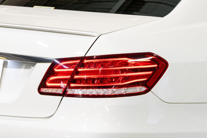 メルセデスベンツ Eクラス E350 ﾌﾞﾙｰﾃｯｸ AVG AMGｽﾎﾟｰﾂ&ｵｰﾃﾞｨｵﾋﾞｼﾞｭｱﾙ＆ﾚｰﾀﾞｰｾｰﾌﾃｲPKG　 後期ﾓﾃﾞﾙ 黒革 ｼｰﾄﾋｰﾀｰ Harman/Kardon 純正ﾅﾋﾞ ﾌﾙｾｸﾞTV ﾊﾞｯｸｶﾒﾗ ﾘｱｴﾝﾀｰ LEDﾍｯﾄﾞﾗｲﾄ AMGｴｱﾛ&18ｲﾝﾁAW　2年保証
