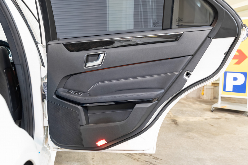 メルセデスベンツ Eクラス E350 ﾌﾞﾙｰﾃｯｸ AVG AMGｽﾎﾟｰﾂ&ｵｰﾃﾞｨｵﾋﾞｼﾞｭｱﾙ＆ﾚｰﾀﾞｰｾｰﾌﾃｲPKG　 後期ﾓﾃﾞﾙ 黒革 ｼｰﾄﾋｰﾀｰ Harman/Kardon 純正ﾅﾋﾞ ﾌﾙｾｸﾞTV ﾊﾞｯｸｶﾒﾗ ﾘｱｴﾝﾀｰ LEDﾍｯﾄﾞﾗｲﾄ AMGｴｱﾛ&18ｲﾝﾁAW　2年保証