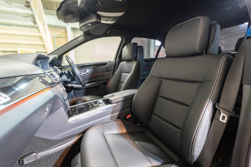 メルセデスベンツ Eクラス E350 ﾌﾞﾙｰﾃｯｸ AVG AMGｽﾎﾟｰﾂ&ｵｰﾃﾞｨｵﾋﾞｼﾞｭｱﾙ＆ﾚｰﾀﾞｰｾｰﾌﾃｲPKG　 後期ﾓﾃﾞﾙ 黒革 ｼｰﾄﾋｰﾀｰ Harman/Kardon 純正ﾅﾋﾞ ﾌﾙｾｸﾞTV ﾊﾞｯｸｶﾒﾗ ﾘｱｴﾝﾀｰ LEDﾍｯﾄﾞﾗｲﾄ AMGｴｱﾛ&18ｲﾝﾁAW　2年保証
