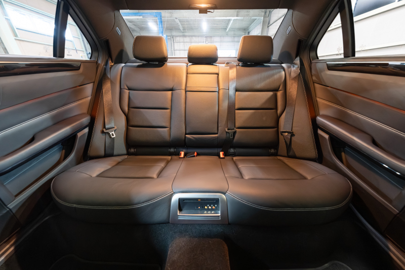 メルセデスベンツ Eクラス E350 ﾌﾞﾙｰﾃｯｸ AVG AMGｽﾎﾟｰﾂ&ｵｰﾃﾞｨｵﾋﾞｼﾞｭｱﾙ＆ﾚｰﾀﾞｰｾｰﾌﾃｲPKG　 後期ﾓﾃﾞﾙ 黒革 ｼｰﾄﾋｰﾀｰ Harman/Kardon 純正ﾅﾋﾞ ﾌﾙｾｸﾞTV ﾊﾞｯｸｶﾒﾗ ﾘｱｴﾝﾀｰ LEDﾍｯﾄﾞﾗｲﾄ AMGｴｱﾛ&18ｲﾝﾁAW　2年保証