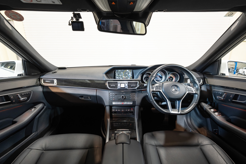 メルセデスベンツ Eクラス E350 ﾌﾞﾙｰﾃｯｸ AVG AMGｽﾎﾟｰﾂ&ｵｰﾃﾞｨｵﾋﾞｼﾞｭｱﾙ＆ﾚｰﾀﾞｰｾｰﾌﾃｲPKG　 後期ﾓﾃﾞﾙ 黒革 ｼｰﾄﾋｰﾀｰ Harman/Kardon 純正ﾅﾋﾞ ﾌﾙｾｸﾞTV ﾊﾞｯｸｶﾒﾗ ﾘｱｴﾝﾀｰ LEDﾍｯﾄﾞﾗｲﾄ AMGｴｱﾛ&18ｲﾝﾁAW　2年保証