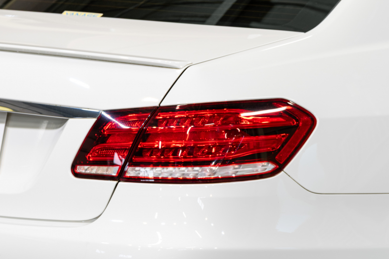 メルセデスベンツ Eクラス E350 ﾌﾞﾙｰﾃｯｸ AVG AMGｽﾎﾟｰﾂ&ｵｰﾃﾞｨｵﾋﾞｼﾞｭｱﾙ＆ﾚｰﾀﾞｰｾｰﾌﾃｲPKG　 後期ﾓﾃﾞﾙ 黒革 ｼｰﾄﾋｰﾀｰ Harman/Kardon 純正ﾅﾋﾞ ﾌﾙｾｸﾞTV ﾊﾞｯｸｶﾒﾗ ﾘｱｴﾝﾀｰ LEDﾍｯﾄﾞﾗｲﾄ AMGｴｱﾛ&18ｲﾝﾁAW　2年保証