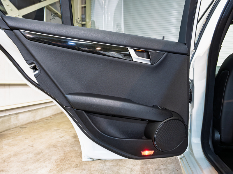 メルセデスベンツ Cクラス C200 AVG ﾚｰﾀﾞｰｾｰﾌﾃｨｰPKG　ﾊｰﾌ革 純正ﾅﾋﾞ ﾌﾙｾｸﾞTV Bｶﾒﾗ ﾊﾟｰｸﾄﾛﾆｯｸ ｷｾﾉﾝ LEDﾄﾞﾗｲﾋﾞﾝｸﾞﾗｲﾄ Pｽﾀ AMGｴｱﾛ＆17AW ﾄﾞﾘﾙﾄﾞﾛｰﾀｰ ﾛｺﾞ入ｷｬﾘﾊﾟｰ　2年保証付