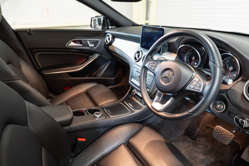 メルセデスベンツ CLAクラス CLA220 4MATIC ｼｭｰﾃｨﾝｸﾞﾌﾞﾚｰｸ ﾌﾟﾚﾐｱﾑ&ﾚｰﾀﾞｰｾｰﾌﾃｨPKG　後期 Pｽﾀ 黒革 ｻﾝﾙｰﾌ ｼｰﾄﾋｰﾀｰ 純正ﾅﾋﾞ ﾌﾙｾｸﾞTV harman/kardon CarPlay Bｶﾒﾗ PTS LEDﾍｯﾄﾞﾗｲﾄ ｱﾝﾋﾞｴﾝﾄ 18ｲﾝﾁAW　2年保証付