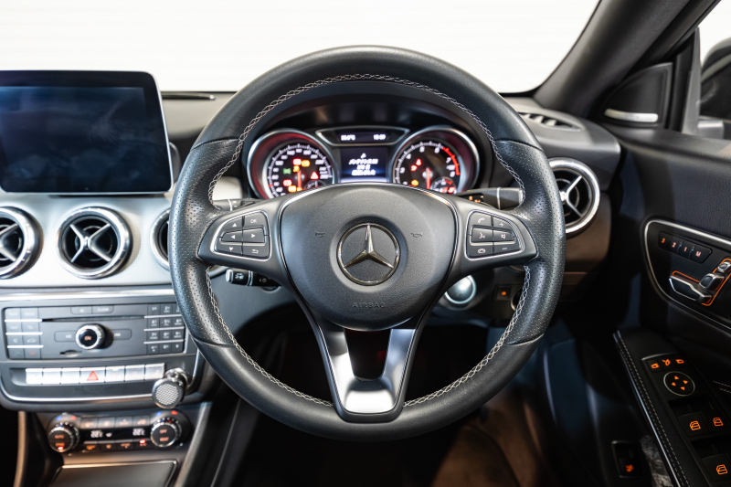 メルセデスベンツ CLAクラス CLA220 4MATIC ｼｭｰﾃｨﾝｸﾞﾌﾞﾚｰｸ ﾌﾟﾚﾐｱﾑ&ﾚｰﾀﾞｰｾｰﾌﾃｨPKG　後期 Pｽﾀ 黒革 ｻﾝﾙｰﾌ ｼｰﾄﾋｰﾀｰ 純正ﾅﾋﾞ ﾌﾙｾｸﾞTV harman/kardon CarPlay Bｶﾒﾗ PTS LEDﾍｯﾄﾞﾗｲﾄ ｱﾝﾋﾞｴﾝﾄ 18ｲﾝﾁAW　2年保証付
