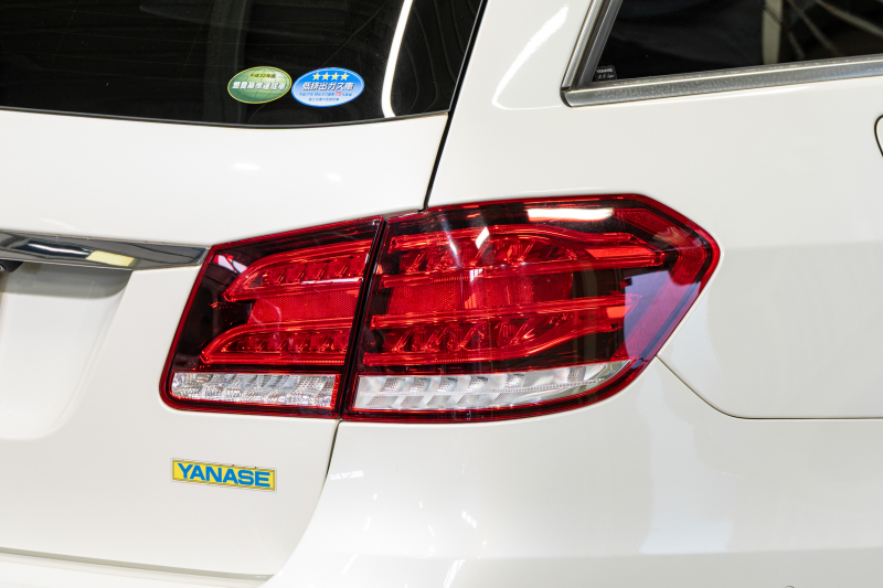 メルセデスベンツ Eクラス E250 ワゴン AVG AMGｽﾎﾟｰﾂ&ﾚｰﾀﾞｰｾｰﾌﾃｲPKG　 後期ﾓﾃﾞﾙ 黒革 ｼｰﾄﾋｰﾀｰ 純正ﾅﾋﾞ ﾌﾙｾｸﾞTV 360ｶﾒﾗ LEDﾍｯﾄﾞﾗｲﾄ AMGｴｱﾛ&18ｲﾝﾁAW　2年保証付