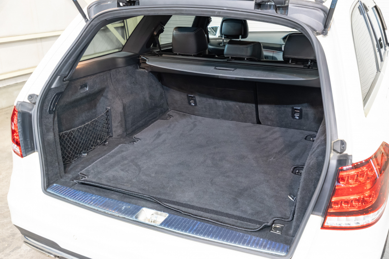 メルセデスベンツ Eクラス E250 ワゴン AVG AMGｽﾎﾟｰﾂ&ﾚｰﾀﾞｰｾｰﾌﾃｲPKG　 後期ﾓﾃﾞﾙ 黒革 ｼｰﾄﾋｰﾀｰ 純正ﾅﾋﾞ ﾌﾙｾｸﾞTV 360ｶﾒﾗ LEDﾍｯﾄﾞﾗｲﾄ AMGｴｱﾛ&18ｲﾝﾁAW　2年保証付