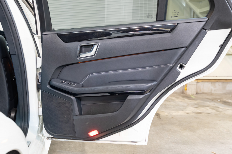 メルセデスベンツ Eクラス E250 ワゴン AVG AMGｽﾎﾟｰﾂ&ﾚｰﾀﾞｰｾｰﾌﾃｲPKG　 後期ﾓﾃﾞﾙ 黒革 ｼｰﾄﾋｰﾀｰ 純正ﾅﾋﾞ ﾌﾙｾｸﾞTV 360ｶﾒﾗ LEDﾍｯﾄﾞﾗｲﾄ AMGｴｱﾛ&18ｲﾝﾁAW　2年保証付