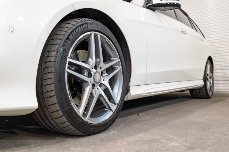 メルセデスベンツ Eクラス E250 ワゴン AVG AMGｽﾎﾟｰﾂ&ﾚｰﾀﾞｰｾｰﾌﾃｲPKG　 後期ﾓﾃﾞﾙ 黒革 ｼｰﾄﾋｰﾀｰ 純正ﾅﾋﾞ ﾌﾙｾｸﾞTV 360ｶﾒﾗ LEDﾍｯﾄﾞﾗｲﾄ AMGｴｱﾛ&18ｲﾝﾁAW　2年保証付