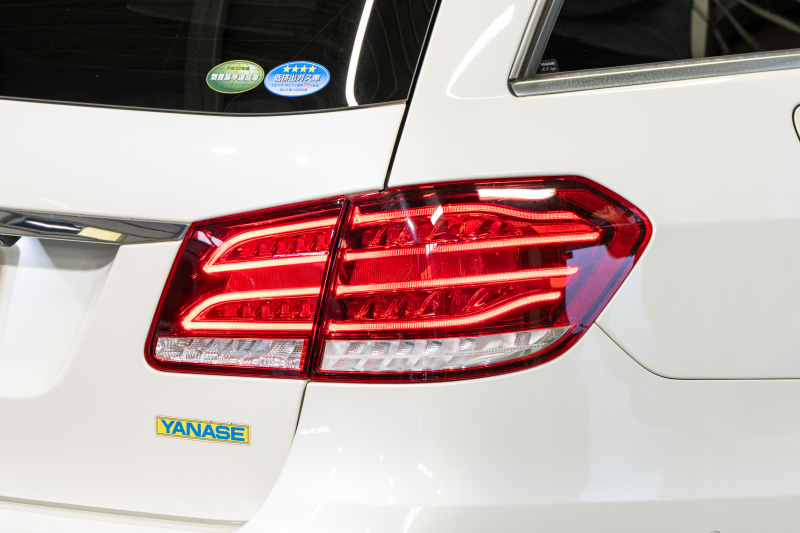 メルセデスベンツ Eクラス E250 ワゴン AVG AMGｽﾎﾟｰﾂ&ﾚｰﾀﾞｰｾｰﾌﾃｲPKG　 後期ﾓﾃﾞﾙ 黒革 ｼｰﾄﾋｰﾀｰ 純正ﾅﾋﾞ ﾌﾙｾｸﾞTV 360ｶﾒﾗ LEDﾍｯﾄﾞﾗｲﾄ AMGｴｱﾛ&18ｲﾝﾁAW　2年保証付
