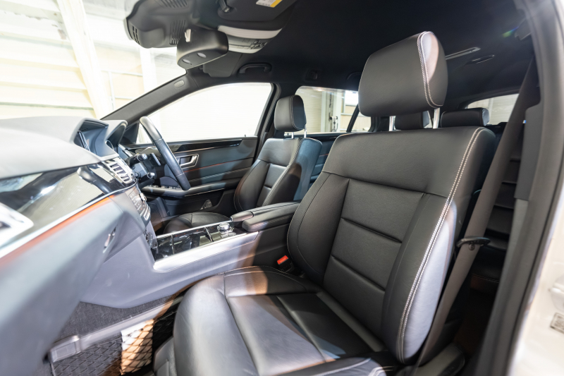メルセデスベンツ Eクラス E250 ワゴン AVG AMGｽﾎﾟｰﾂ&ﾚｰﾀﾞｰｾｰﾌﾃｲPKG　 後期ﾓﾃﾞﾙ 黒革 ｼｰﾄﾋｰﾀｰ 純正ﾅﾋﾞ ﾌﾙｾｸﾞTV 360ｶﾒﾗ LEDﾍｯﾄﾞﾗｲﾄ AMGｴｱﾛ&18ｲﾝﾁAW　2年保証付