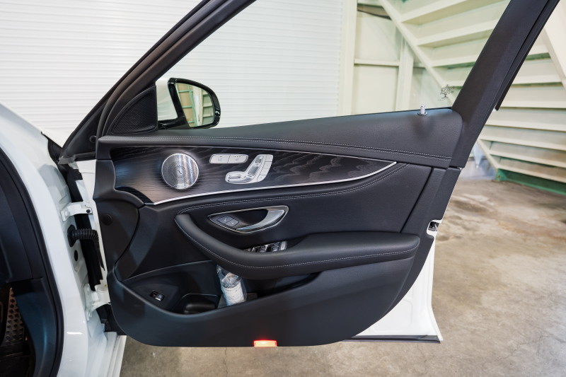 メルセデスベンツ Eクラス E250ﾜｺﾞﾝ AVG ｽﾎﾟｰﾂ 本革仕様　Pｽﾀ 黒革 ﾅﾋﾞTV 360ｶﾒﾗ ﾌﾞﾙﾒｽﾀｰ ﾍｯﾄﾞｱｯﾌﾟD 自動ﾄﾗﾝｸ ﾌｯﾄｵｰﾌﾟﾅｰ ｴｱﾊﾞﾗﾝｽPKG AMGｴｱﾛ&19AW ACC BSM LCW　2年保証