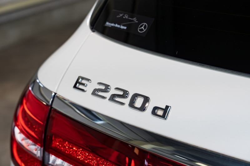 メルセデスベンツ Eクラス E220d ﾜｺﾞﾝ AVG AMGﾗｲﾝ ﾚｻﾞｰｴｸｽｸﾙｰｼﾌﾞPKG　中期 黒革 ﾊﾟﾉﾗﾏSR ﾅﾋﾞTV 360ｶﾒ ﾌﾞﾙﾒｽﾀｰ ﾍｯﾄﾞｱｯﾌﾟD ｴｱﾊﾞﾗﾝｽP Newﾃﾞｻﾞｲﾝｽﾃｱ 自動ﾄﾗﾝｸ ﾌｯﾄｵｰﾌﾟﾅｰ AMGｴｱﾛ&19AW ACC BSM LCW　2年保証