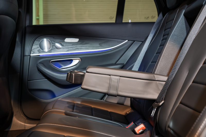 メルセデスベンツ Eクラス E220d ﾜｺﾞﾝ AVG AMGﾗｲﾝ ﾚｻﾞｰｴｸｽｸﾙｰｼﾌﾞPKG　中期 黒革 ﾊﾟﾉﾗﾏSR ﾅﾋﾞTV 360ｶﾒ ﾌﾞﾙﾒｽﾀｰ ﾍｯﾄﾞｱｯﾌﾟD ｴｱﾊﾞﾗﾝｽP Newﾃﾞｻﾞｲﾝｽﾃｱ 自動ﾄﾗﾝｸ ﾌｯﾄｵｰﾌﾟﾅｰ AMGｴｱﾛ&19AW ACC BSM LCW　2年保証