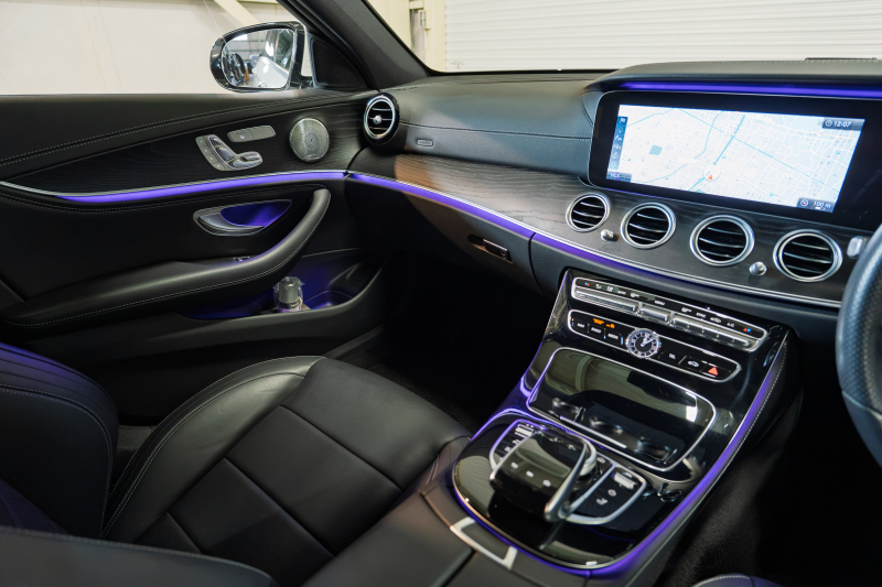 メルセデスベンツ Eクラス E220d ﾜｺﾞﾝ AVG AMGﾗｲﾝ ﾚｻﾞｰｴｸｽｸﾙｰｼﾌﾞPKG　中期 黒革 ﾊﾟﾉﾗﾏSR ﾅﾋﾞTV 360ｶﾒ ﾌﾞﾙﾒｽﾀｰ ﾍｯﾄﾞｱｯﾌﾟD ｴｱﾊﾞﾗﾝｽP Newﾃﾞｻﾞｲﾝｽﾃｱ 自動ﾄﾗﾝｸ ﾌｯﾄｵｰﾌﾟﾅｰ AMGｴｱﾛ&19AW ACC BSM LCW　2年保証