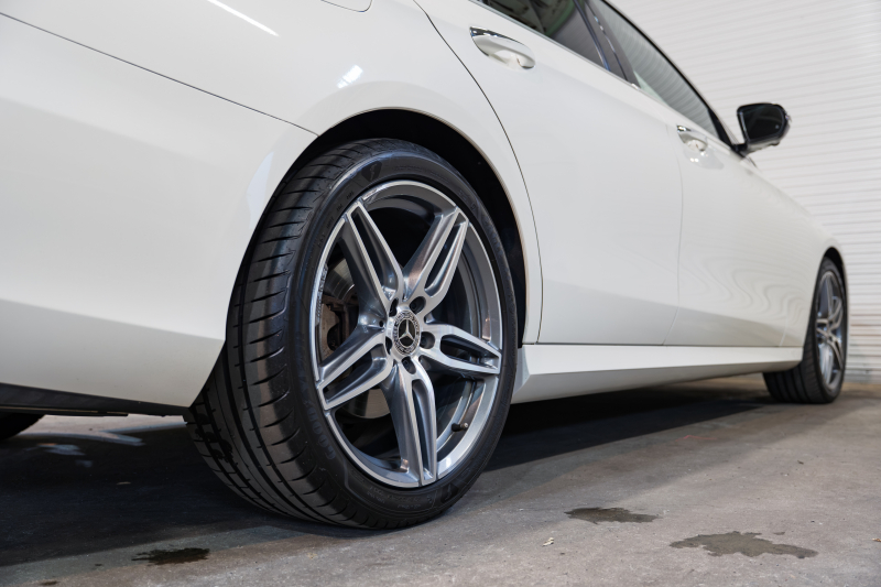 メルセデスベンツ Eクラス E220d ﾜｺﾞﾝ AVG AMGﾗｲﾝ ﾚｻﾞｰｴｸｽｸﾙｰｼﾌﾞPKG　中期 黒革 ﾊﾟﾉﾗﾏSR ﾅﾋﾞTV 360ｶﾒ ﾌﾞﾙﾒｽﾀｰ ﾍｯﾄﾞｱｯﾌﾟD ｴｱﾊﾞﾗﾝｽP Newﾃﾞｻﾞｲﾝｽﾃｱ 自動ﾄﾗﾝｸ ﾌｯﾄｵｰﾌﾟﾅｰ AMGｴｱﾛ&19AW ACC BSM LCW　2年保証