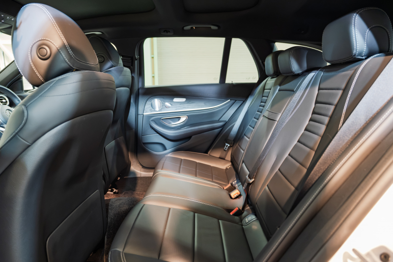 メルセデスベンツ Eクラス E220d ﾜｺﾞﾝ AVG AMGﾗｲﾝ ﾚｻﾞｰｴｸｽｸﾙｰｼﾌﾞPKG　中期 黒革 ﾊﾟﾉﾗﾏSR ﾅﾋﾞTV 360ｶﾒ ﾌﾞﾙﾒｽﾀｰ ﾍｯﾄﾞｱｯﾌﾟD ｴｱﾊﾞﾗﾝｽP Newﾃﾞｻﾞｲﾝｽﾃｱ 自動ﾄﾗﾝｸ ﾌｯﾄｵｰﾌﾟﾅｰ AMGｴｱﾛ&19AW ACC BSM LCW　2年保証