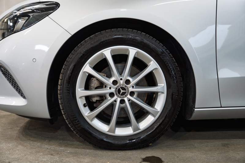 メルセデスベンツ Bクラス B180 ﾚｻﾞｰｴｸｽｸﾙｰｼﾌﾞ&ｱﾄﾞﾊﾞﾝｽﾄﾞ&ﾅﾋﾞPKG ﾚｰﾀﾞｰSP　黒革 ﾊﾟﾉﾗﾏSR MBUXﾅﾋﾞ ﾌﾙｾｸﾞ ﾜｲﾔﾚｽﾁｬｰｼﾞ 360ｶﾒ ﾍｯﾄﾞｱｯﾌﾟD ADVｽﾋﾟｰｶｰ ﾏﾙﾁｶﾗｰｱﾝﾋﾞｴﾝﾄﾗｲﾄ ACC BSM LCW　2年保証