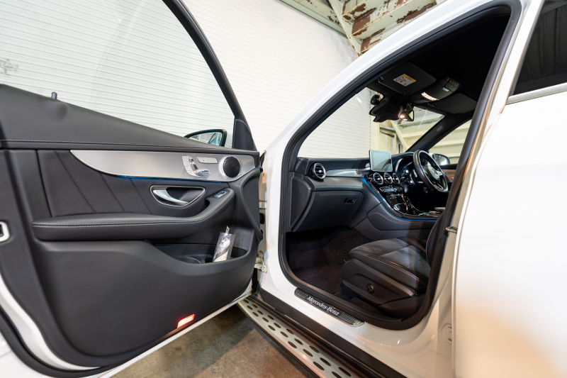 メルセデスベンツ GLC GLC200 ｽﾎﾟｰﾂ ﾚｰﾀﾞｰｾｰﾌﾃｨPKG　黒半革 ﾅﾋﾞTV 360ｶﾒﾗ 自動ﾄﾗﾝｸ ﾌｯﾄｵｰﾌﾟﾅｰ LEDﾍｯﾄﾞﾗｲﾄ AMGｴｱﾛ&19AW ACC BSM LCW　2年保証