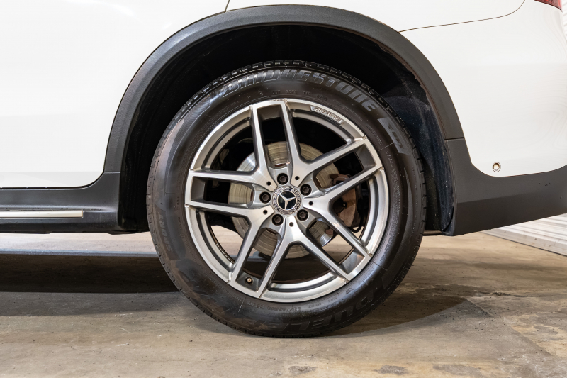 メルセデスベンツ GLC GLC200 ｽﾎﾟｰﾂ ﾚｰﾀﾞｰｾｰﾌﾃｨPKG　黒半革 ﾅﾋﾞTV 360ｶﾒﾗ 自動ﾄﾗﾝｸ ﾌｯﾄｵｰﾌﾟﾅｰ LEDﾍｯﾄﾞﾗｲﾄ AMGｴｱﾛ&19AW ACC BSM LCW　2年保証