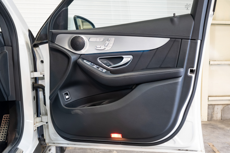 メルセデスベンツ GLC GLC200 ｽﾎﾟｰﾂ ﾚｰﾀﾞｰｾｰﾌﾃｨPKG　黒半革 ﾅﾋﾞTV 360ｶﾒﾗ 自動ﾄﾗﾝｸ ﾌｯﾄｵｰﾌﾟﾅｰ LEDﾍｯﾄﾞﾗｲﾄ AMGｴｱﾛ&19AW ACC BSM LCW　2年保証