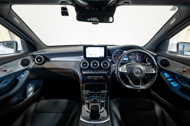 メルセデスベンツ GLC GLC200 ｽﾎﾟｰﾂ ﾚｰﾀﾞｰｾｰﾌﾃｨPKG　黒半革 ﾅﾋﾞTV 360ｶﾒﾗ 自動ﾄﾗﾝｸ ﾌｯﾄｵｰﾌﾟﾅｰ LEDﾍｯﾄﾞﾗｲﾄ AMGｴｱﾛ&19AW ACC BSM LCW　2年保証