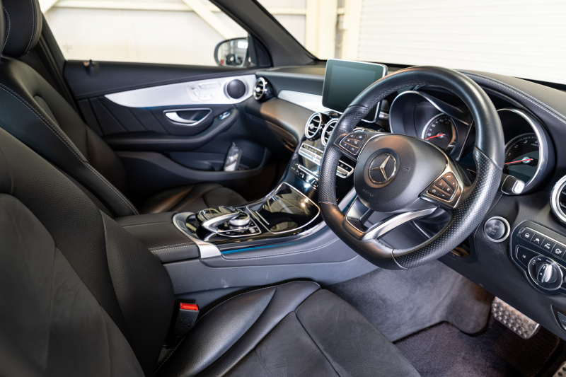 メルセデスベンツ GLC GLC200 ｽﾎﾟｰﾂ ﾚｰﾀﾞｰｾｰﾌﾃｨPKG　黒半革 ﾅﾋﾞTV 360ｶﾒﾗ 自動ﾄﾗﾝｸ ﾌｯﾄｵｰﾌﾟﾅｰ LEDﾍｯﾄﾞﾗｲﾄ AMGｴｱﾛ&19AW ACC BSM LCW　2年保証