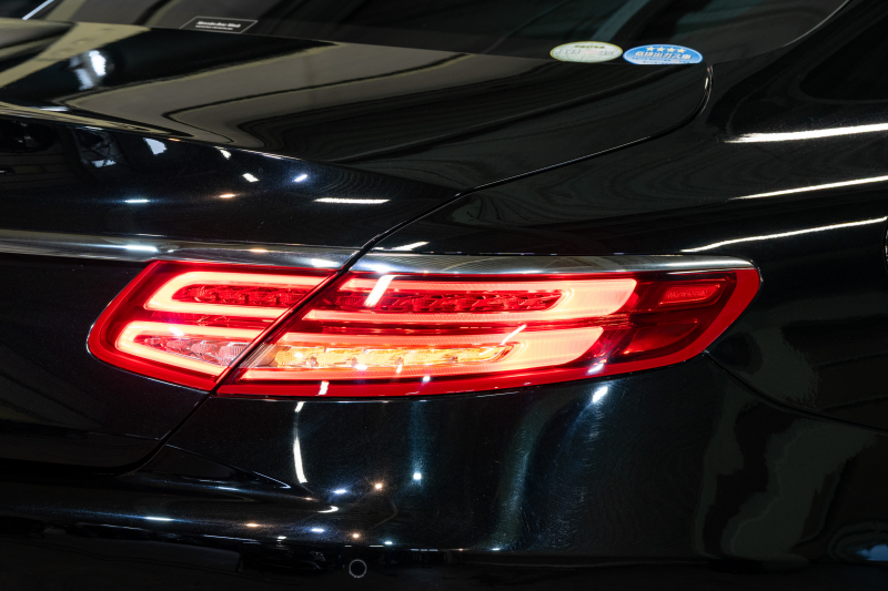 メルセデスベンツ Sクラス S550 ｸｰﾍﾟ AMGﾗｲﾝ ﾚｰﾀﾞｰ&ｽﾜﾛﾌｽｷｰｸﾘｽﾀﾙP　白革 ﾋｰﾀｰ&ｸｰﾗｰ ﾏｯｻｰｼﾞ機能 ﾀﾞｲﾅﾐｯｸｼｰﾄ MBC ﾊﾟﾉﾗﾐｯｸﾙｰﾌ ﾅﾋﾞTV 360ｶﾒﾗ HUD Burmester LEDﾍｯﾄﾞﾗｲﾄ ｲｰｼﾞｰﾄﾞｱｸﾛｰｻﾞｰ AMGｴｱﾛ 20AW ABCｻｽ　2年保証