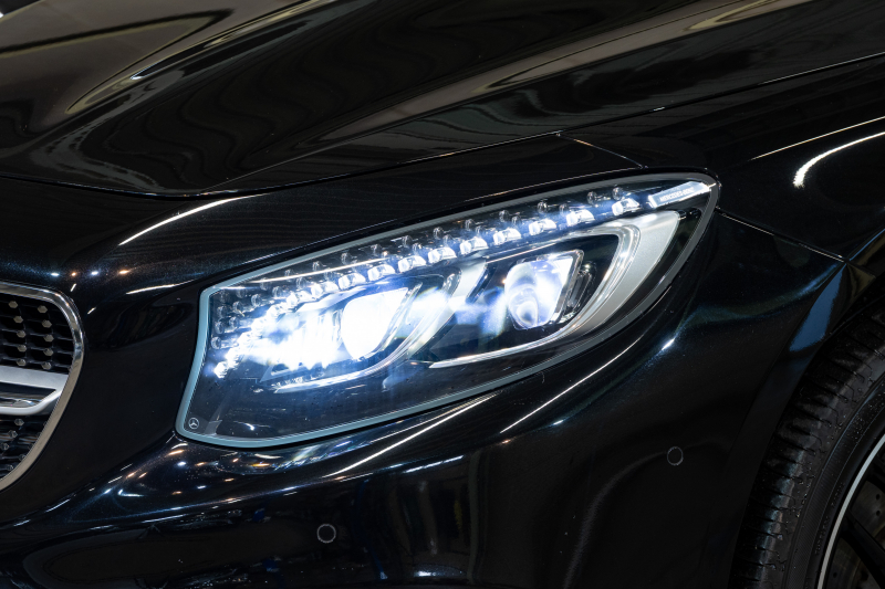 メルセデスベンツ Sクラス S550 ｸｰﾍﾟ AMGﾗｲﾝ ﾚｰﾀﾞｰ&ｽﾜﾛﾌｽｷｰｸﾘｽﾀﾙP　白革 ﾋｰﾀｰ&ｸｰﾗｰ ﾏｯｻｰｼﾞ機能 ﾀﾞｲﾅﾐｯｸｼｰﾄ MBC ﾊﾟﾉﾗﾐｯｸﾙｰﾌ ﾅﾋﾞTV 360ｶﾒﾗ HUD Burmester LEDﾍｯﾄﾞﾗｲﾄ ｲｰｼﾞｰﾄﾞｱｸﾛｰｻﾞｰ AMGｴｱﾛ 20AW ABCｻｽ　2年保証