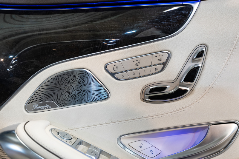 メルセデスベンツ Sクラス S550 ｸｰﾍﾟ AMGﾗｲﾝ ﾚｰﾀﾞｰ&ｽﾜﾛﾌｽｷｰｸﾘｽﾀﾙP　白革 ﾋｰﾀｰ&ｸｰﾗｰ ﾏｯｻｰｼﾞ機能 ﾀﾞｲﾅﾐｯｸｼｰﾄ MBC ﾊﾟﾉﾗﾐｯｸﾙｰﾌ ﾅﾋﾞTV 360ｶﾒﾗ HUD Burmester LEDﾍｯﾄﾞﾗｲﾄ ｲｰｼﾞｰﾄﾞｱｸﾛｰｻﾞｰ AMGｴｱﾛ 20AW ABCｻｽ　2年保証