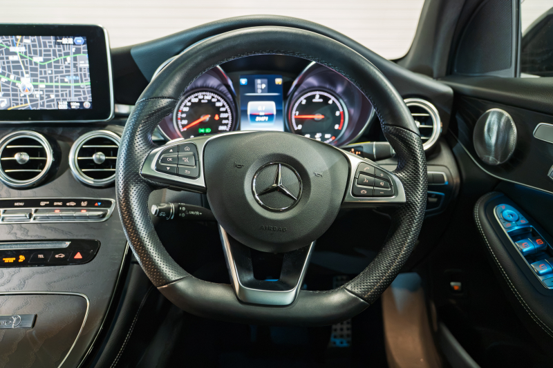 メルセデスベンツ GLC GLC220d 4MATIC ﾛｰﾚｳｽｴﾃﾞｨｼｮﾝ　特別仕様 黒半革 ﾊﾟﾉﾗﾏSR ﾅﾋﾞTV 360ｶﾒﾗ ﾌﾞﾙﾒｽﾀｰ 自動ﾄﾗﾝｸ ﾌｯﾄｵｰﾌﾟﾅｰ LEDﾗｲﾄ AMGｴｱﾛ&19AW ACC BSM LCW　2年保証