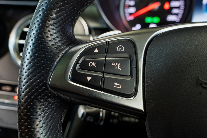 メルセデスベンツ GLC GLC220d 4MATIC ﾛｰﾚｳｽｴﾃﾞｨｼｮﾝ　特別仕様 黒半革 ﾊﾟﾉﾗﾏSR ﾅﾋﾞTV 360ｶﾒﾗ ﾌﾞﾙﾒｽﾀｰ 自動ﾄﾗﾝｸ ﾌｯﾄｵｰﾌﾟﾅｰ LEDﾗｲﾄ AMGｴｱﾛ&19AW ACC BSM LCW　2年保証