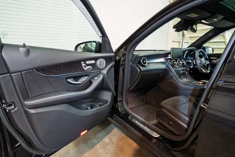 メルセデスベンツ GLC GLC220d 4MATIC ﾛｰﾚｳｽｴﾃﾞｨｼｮﾝ　特別仕様 黒半革 ﾊﾟﾉﾗﾏSR ﾅﾋﾞTV 360ｶﾒﾗ ﾌﾞﾙﾒｽﾀｰ 自動ﾄﾗﾝｸ ﾌｯﾄｵｰﾌﾟﾅｰ LEDﾗｲﾄ AMGｴｱﾛ&19AW ACC BSM LCW　2年保証