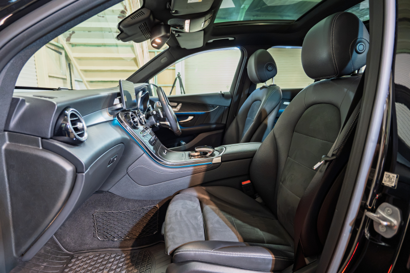 メルセデスベンツ GLC GLC220d 4MATIC ﾛｰﾚｳｽｴﾃﾞｨｼｮﾝ　特別仕様 黒半革 ﾊﾟﾉﾗﾏSR ﾅﾋﾞTV 360ｶﾒﾗ ﾌﾞﾙﾒｽﾀｰ 自動ﾄﾗﾝｸ ﾌｯﾄｵｰﾌﾟﾅｰ LEDﾗｲﾄ AMGｴｱﾛ&19AW ACC BSM LCW　2年保証