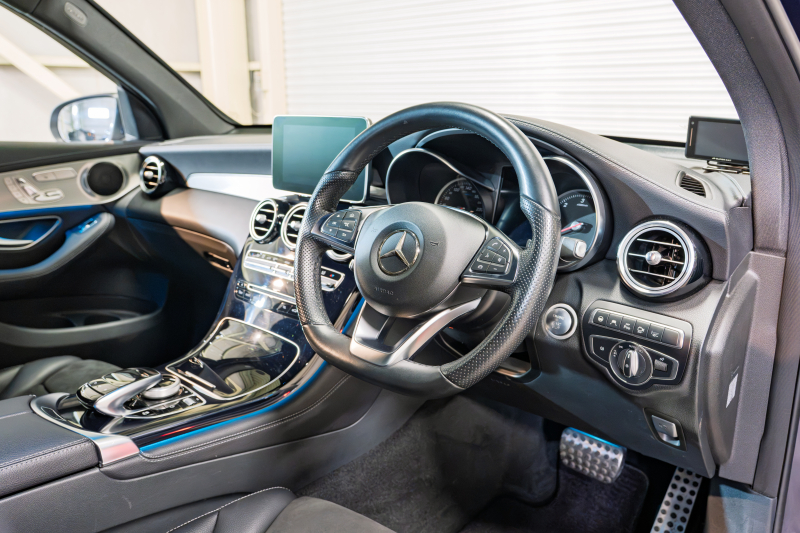 メルセデスベンツ GLC GLC200 ｽﾎﾟｰﾂ ﾚｰﾀﾞｰｾｰﾌﾃｨPKG　黒半革 ﾅﾋﾞTV 360ｶﾒﾗ 自動ﾄﾗﾝｸ ﾌｯﾄｵｰﾌﾟﾅｰ LEDﾍｯﾄﾞﾗｲﾄ AMGｴｱﾛ&19AW ACC BSM LCW　2年保証