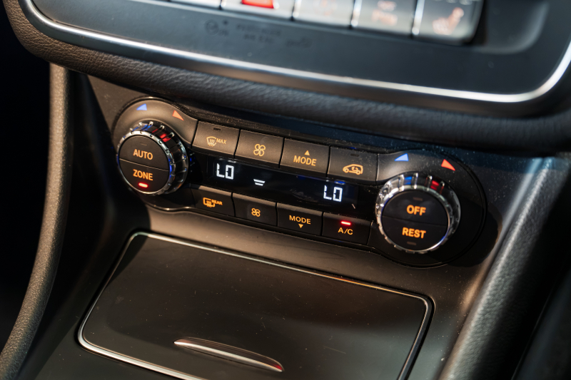 メルセデスベンツ CLAクラス CLA180 ｼｭｰﾃｨﾝｸﾞﾌﾞﾚｰｸ AMGｽﾀｲﾙ AMGﾌﾟﾚﾐｱﾑ&ﾚｰﾀﾞｰｾｰﾌﾃｨPKG　後期 Pｽﾀ 黒半革 ｻﾝﾙｰﾌ ｼｰﾄﾋｰﾀｰ 純正ﾅﾋﾞ ﾌﾙｾｸﾞTV harman/kardon CarPlay Bｶﾒﾗ PTS LEDﾍｯﾄﾞﾗｲﾄ ｱﾝﾋﾞｴﾝﾄ AMGｴｱﾛ&18ｲﾝﾁAW　2年保証付