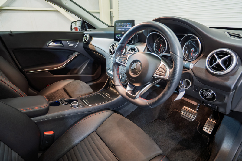 メルセデスベンツ CLAクラス CLA180 ｼｭｰﾃｨﾝｸﾞﾌﾞﾚｰｸ AMGｽﾀｲﾙ AMGﾌﾟﾚﾐｱﾑ&ﾚｰﾀﾞｰｾｰﾌﾃｨPKG　後期 Pｽﾀ 黒半革 ｻﾝﾙｰﾌ ｼｰﾄﾋｰﾀｰ 純正ﾅﾋﾞ ﾌﾙｾｸﾞTV harman/kardon CarPlay Bｶﾒﾗ PTS LEDﾍｯﾄﾞﾗｲﾄ ｱﾝﾋﾞｴﾝﾄ AMGｴｱﾛ&18ｲﾝﾁAW　2年保証付