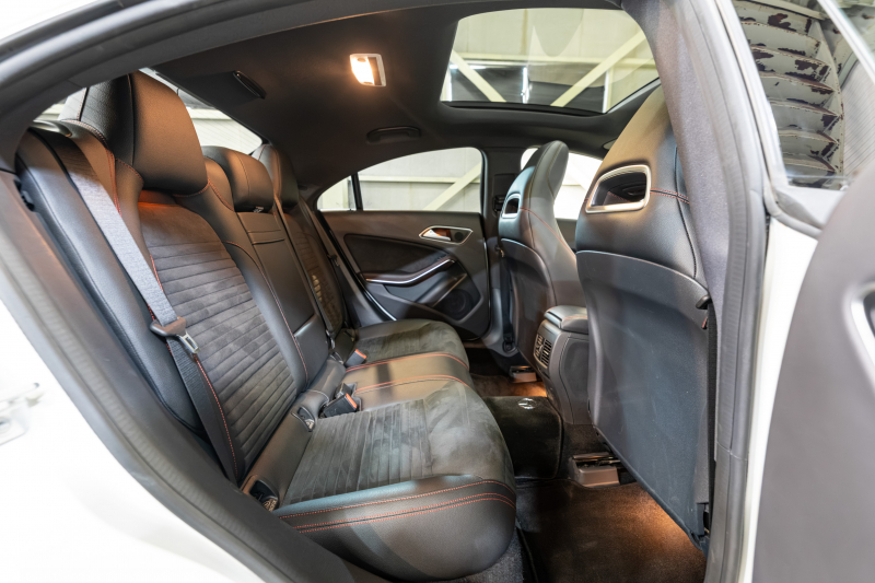 メルセデスベンツ CLAクラス CLA250 4MATIC ﾚｰﾀﾞｰｾｰﾌﾃｨPKG　中期 Pｽﾀ ECO 黒半革 ﾊﾟﾉﾗﾏSR 純正ﾅﾋﾞ ﾌﾙｾｸﾞ Bｶﾒﾗ PTS HID ACC BSM LCW AMGｴｱﾛ&18AW 7G-DCT　2年保証