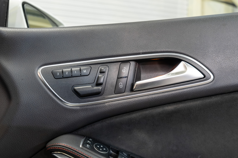 メルセデスベンツ CLAクラス CLA250 4MATIC ﾚｰﾀﾞｰｾｰﾌﾃｨPKG　中期 Pｽﾀ ECO 黒半革 ﾊﾟﾉﾗﾏSR 純正ﾅﾋﾞ ﾌﾙｾｸﾞ Bｶﾒﾗ PTS HID ACC BSM LCW AMGｴｱﾛ&18AW 7G-DCT　2年保証