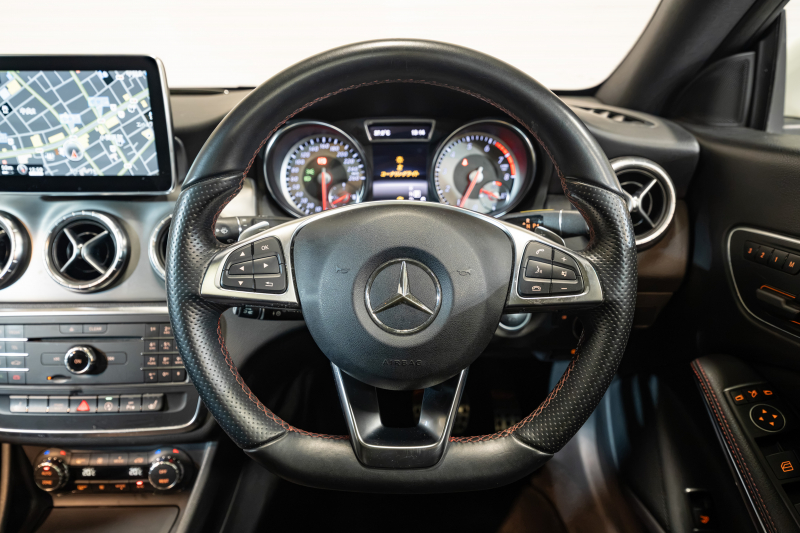 メルセデスベンツ CLAクラス CLA250 4MATIC ﾚｰﾀﾞｰｾｰﾌﾃｨPKG　中期 Pｽﾀ ECO 黒半革 ﾊﾟﾉﾗﾏSR 純正ﾅﾋﾞ ﾌﾙｾｸﾞ Bｶﾒﾗ PTS HID ACC BSM LCW AMGｴｱﾛ&18AW 7G-DCT　2年保証