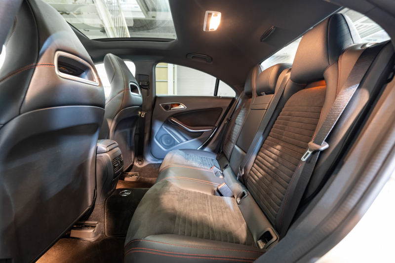 メルセデスベンツ CLAクラス CLA250 4MATIC ﾚｰﾀﾞｰｾｰﾌﾃｨPKG　中期 Pｽﾀ ECO 黒半革 ﾊﾟﾉﾗﾏSR 純正ﾅﾋﾞ ﾌﾙｾｸﾞ Bｶﾒﾗ PTS HID ACC BSM LCW AMGｴｱﾛ&18AW 7G-DCT　2年保証